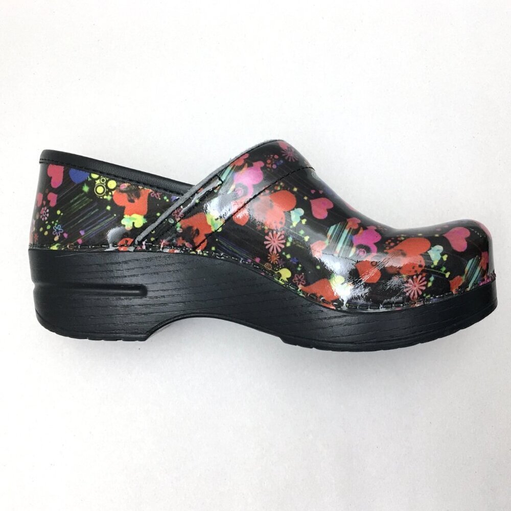 Dansko Women's Valentine Hearts and Floral Print Clogs Patent Leather size 37 - Picture 9 of 9